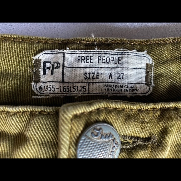 Free People Size 27 Olive Green Denim Shorts - Picture 4 of 5